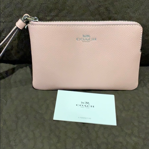 Coach Handbags - Authentic Coach wristlet excellent condition Coach Handbags - Authentic Coach wristlet excellent condition